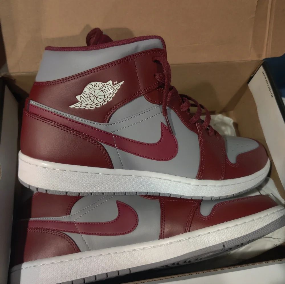 Air Jordan 1 - Picture 5 of 8